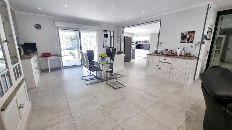 Maison - 196 m² - 6 pièces