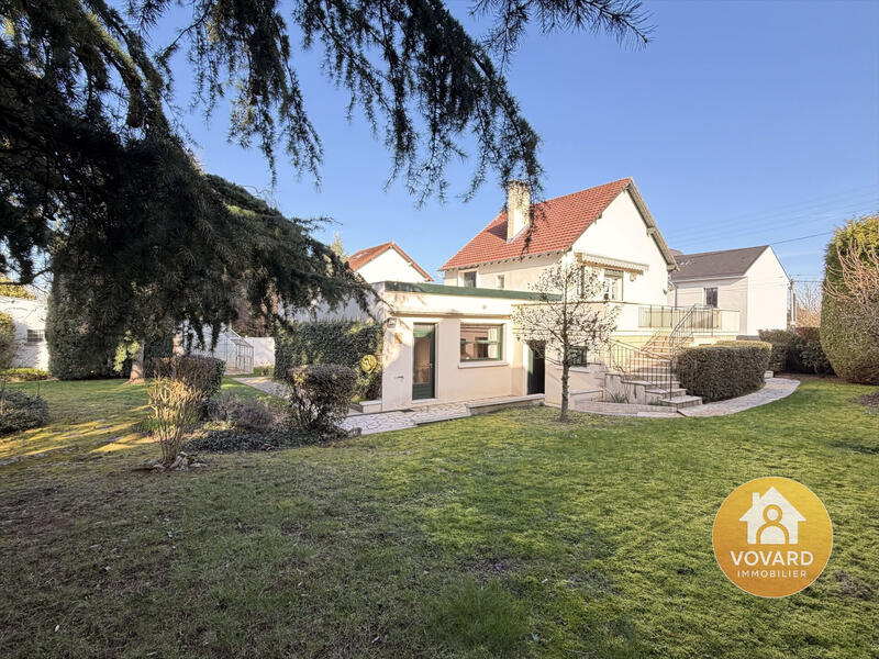 Maison - 186 m² - 9 pièces