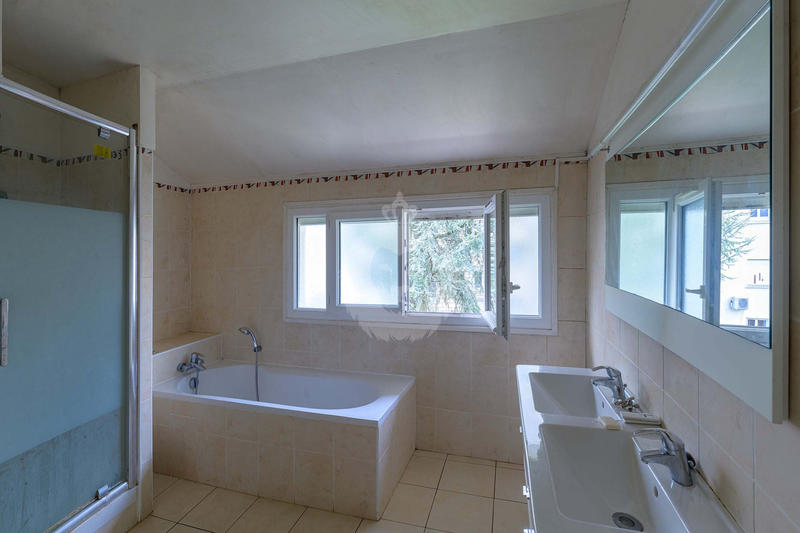 Maison - 132 m² - 6 pièces