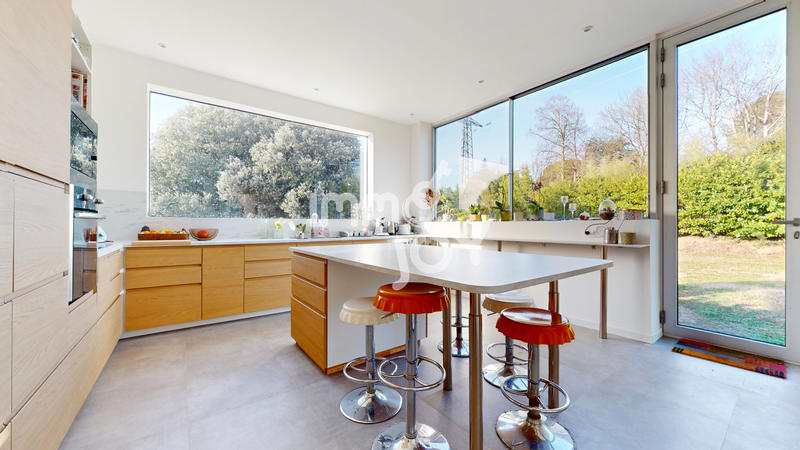 Maison - 217 m² - 5 pièces