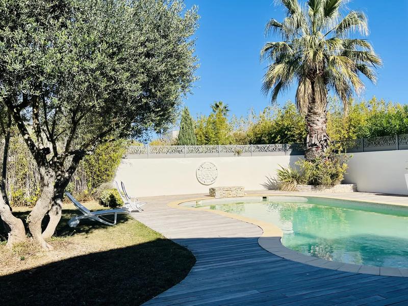 Villa - 220 m² - 6 pièces