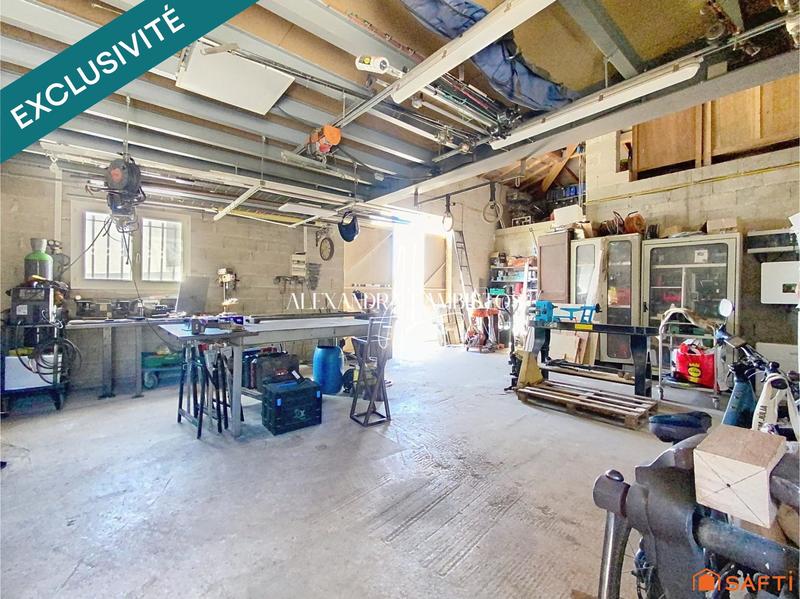 Maison - 248 m² - 10 pièces