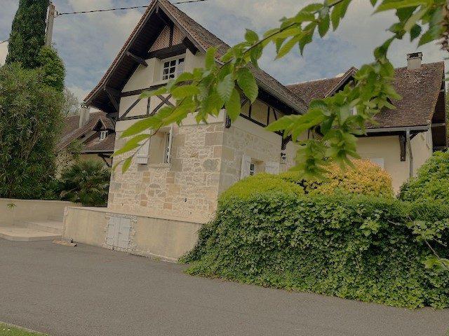 Maison - 231 m² - 8 pièces