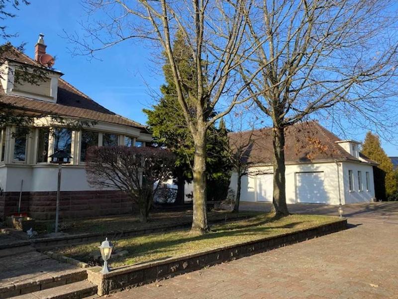 Maison - 218 m² - 9 pièces