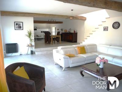 Demeure - 267 m² - 5 pièces