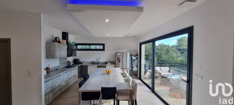 Maison - 200 m² - 5 pièces