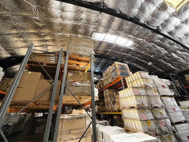 Entrepôt - 1 590 m²