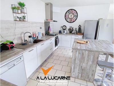 Maison - 93 m² - 5 pièces