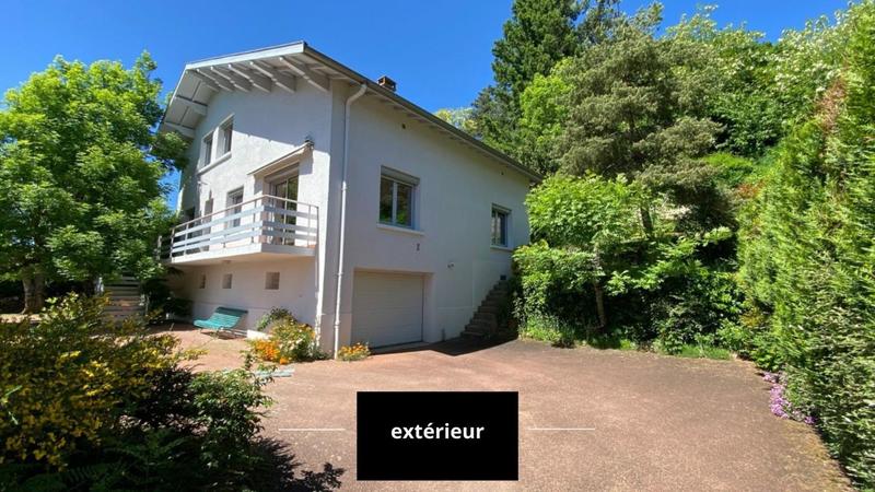 Villa - 184 m² - 8 pièces