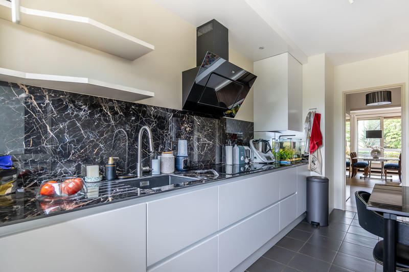 Appartement - 100 m² - 5 pièces