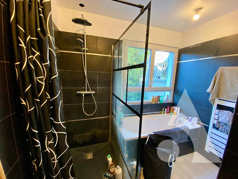 Maison - 101 m² - 5 pièces