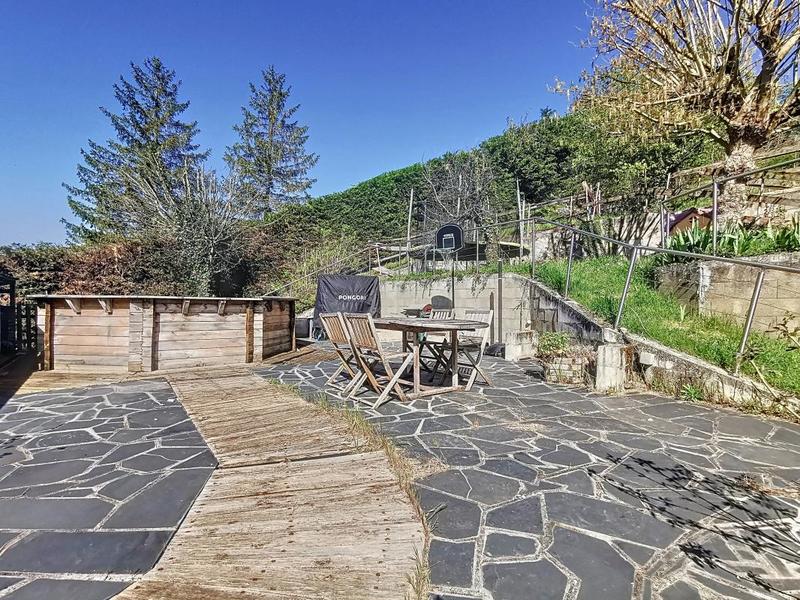 Maison - 192 m² - 5 pièces