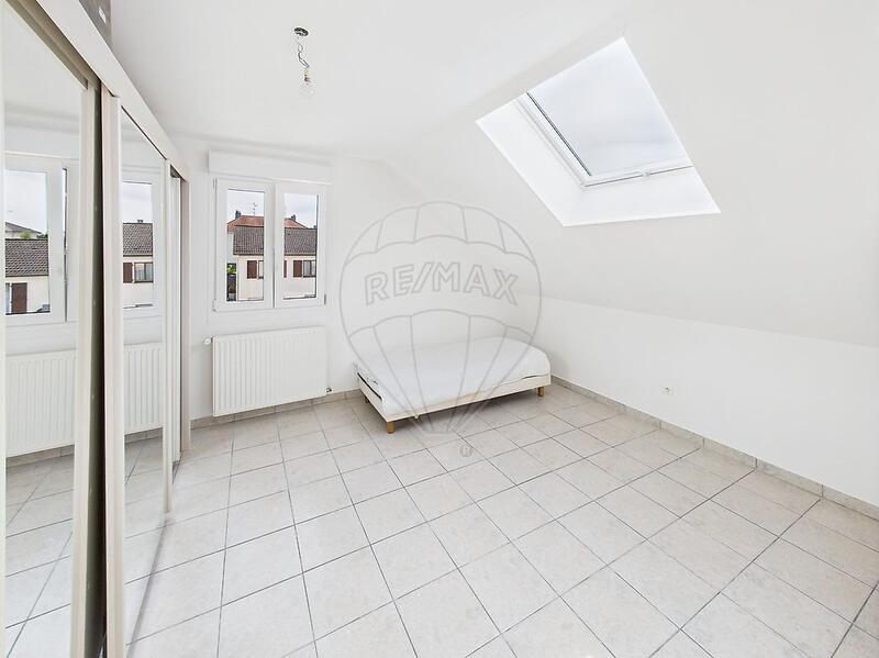 Maison - 170 m² - 8 pièces