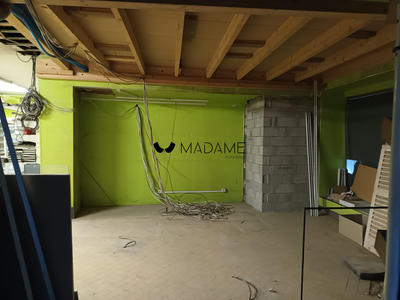 Local commercial - 135 m² - 2 pièces
