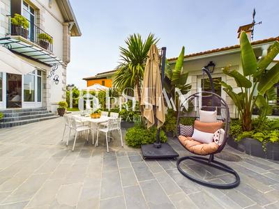 Maison - 193 m² - 7 pièces