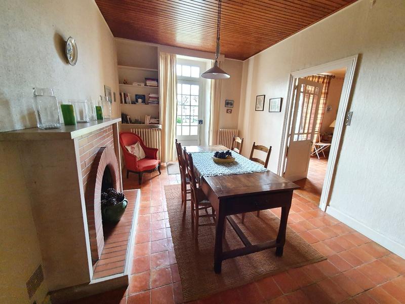 Maison - 253 m² - 11 pièces