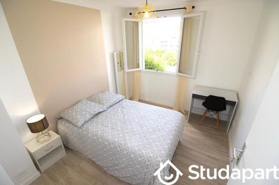 Chambre - 11 m² - 1 pièce