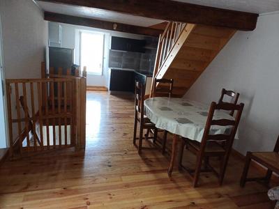 Maison en pierre - 81 m² - 5 pièces