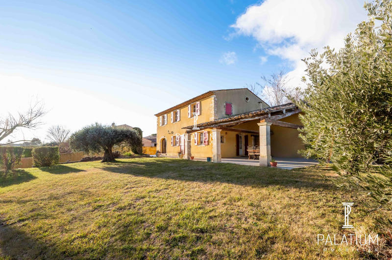 Villa - 203 m² - 6 pièces