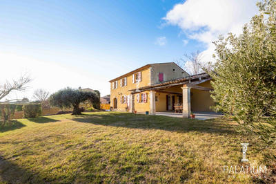 Villa - 203 m² - 6 pièces