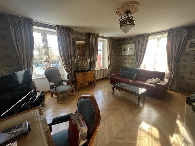 Maison de ville - 313 m² - 10 pièces