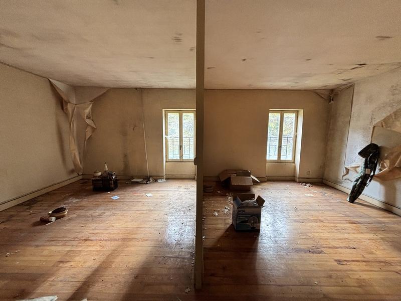 Maison ancienne - 186 m² - 6 pièces