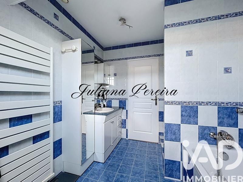 Maison - 180 m² - 7 pièces