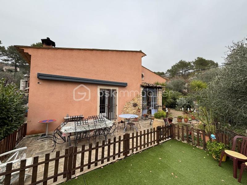 Maison - 200 m² - 6 pièces