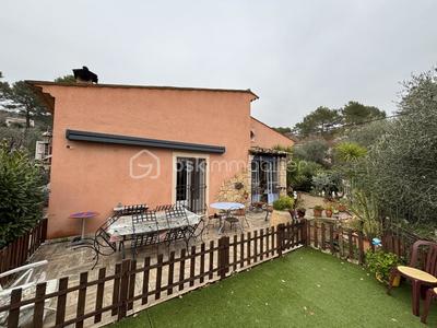 Maison - 200 m² - 6 pièces