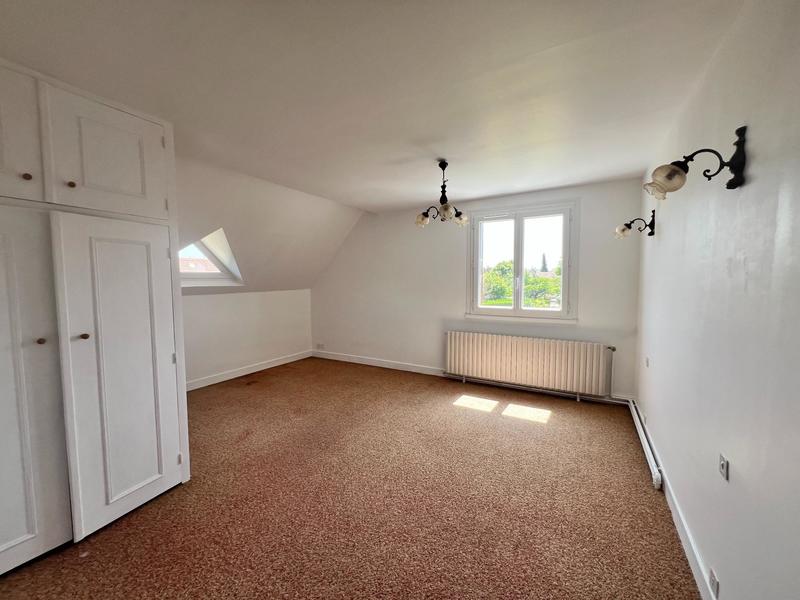 Maison - 198 m² - 7 pièces