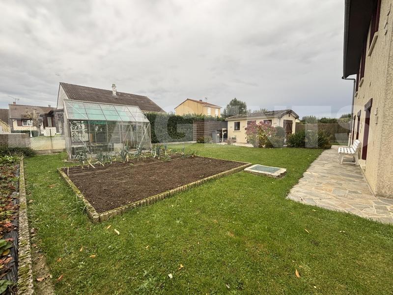 Maison - 140 m² - 7 pièces