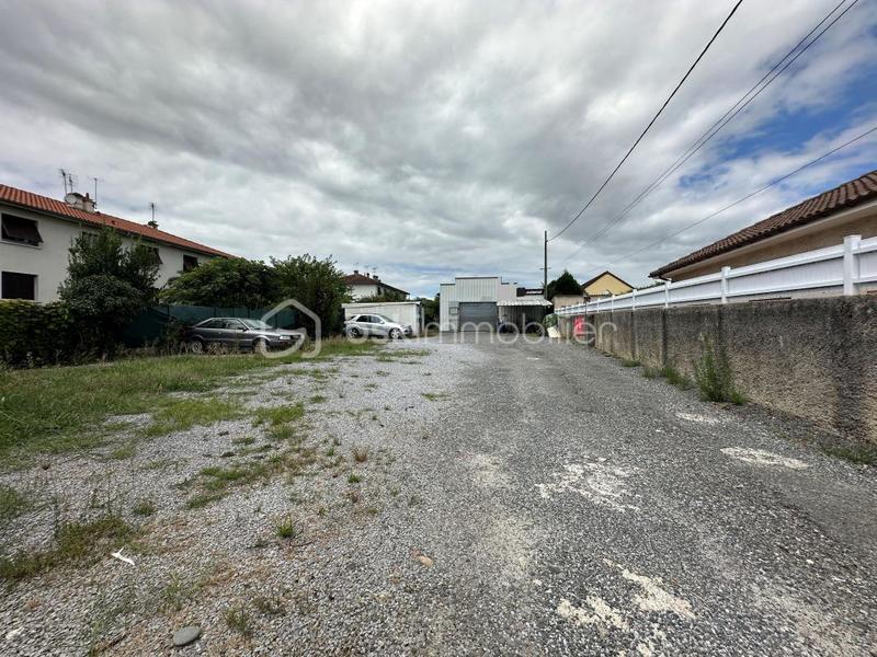 Local d'activité / Entrepôt - 300 m² - 4 pièces