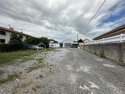 Local d'activité / Entrepôt - 300 m² - 4 pièces