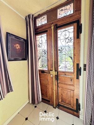 Maison - 211 m² - 6 pièces