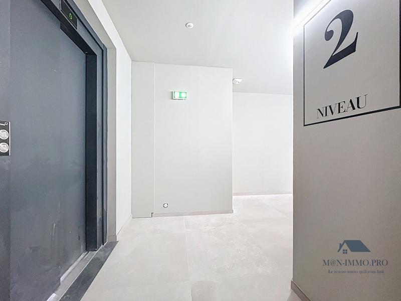 Bureau - 74 m² - 1 pièce