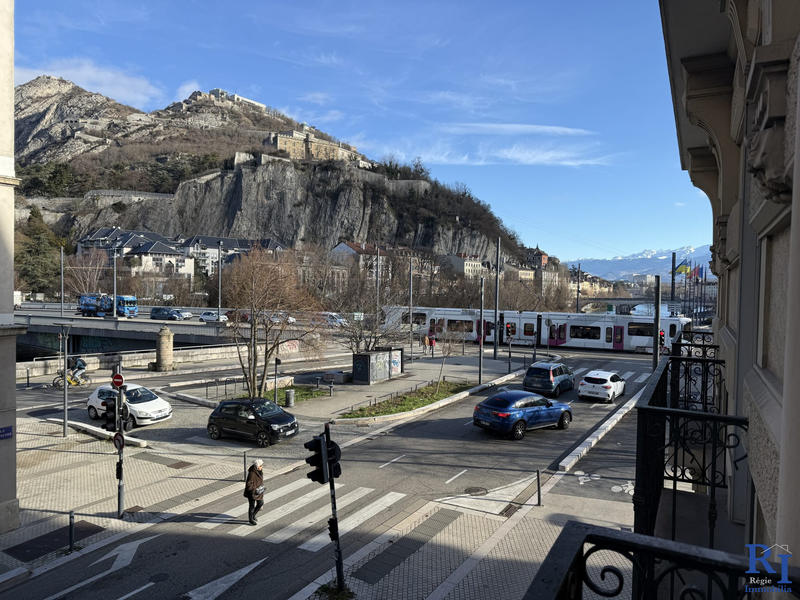 Appartement - 69 m² - 3 pièces