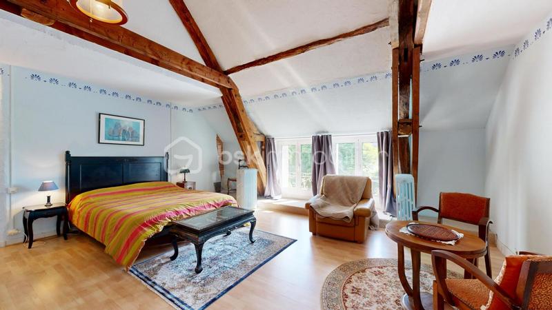 Maison - 241 m² - 8 pièces