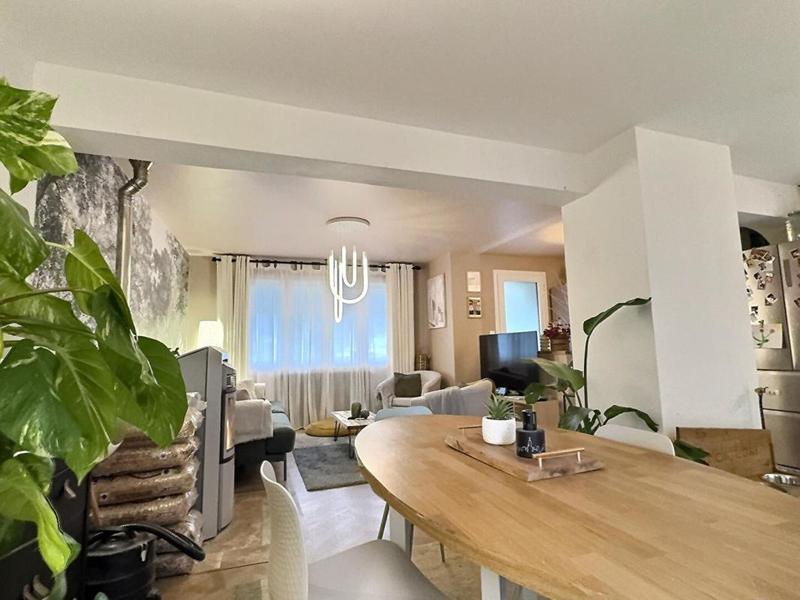 Maison - 93 m² - 4 pièces