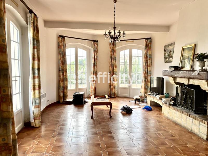 Maison - 210 m² - 7 pièces