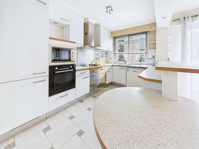 Appartement - 82 m² - 4 pièces