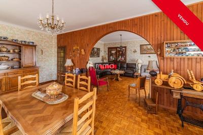 Maison - 268 m² - 9 pièces