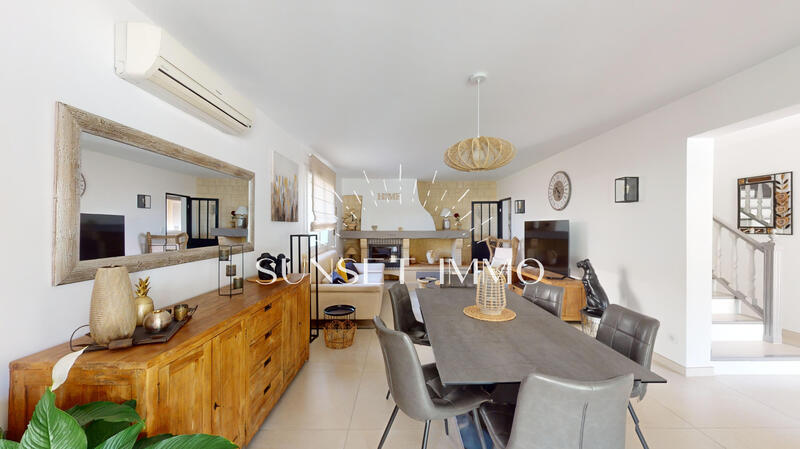 Maison - 140 m² - 5 pièces