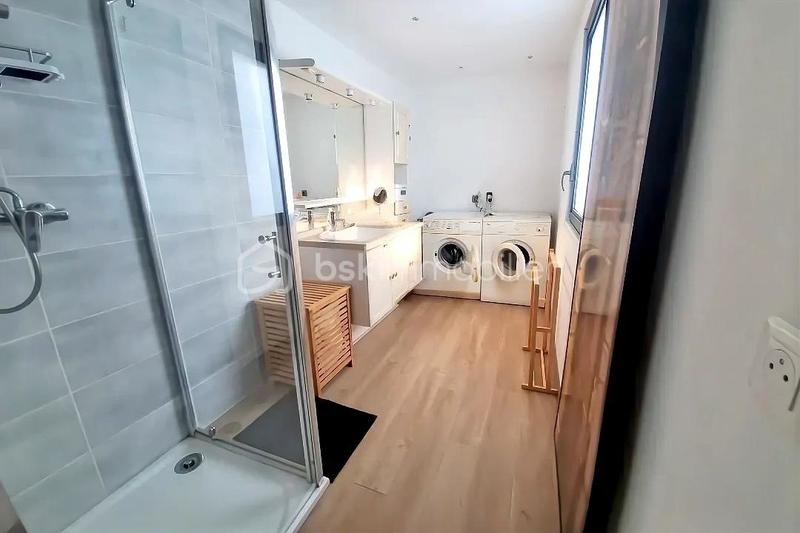 Propriété - 200 m² - 7 pièces