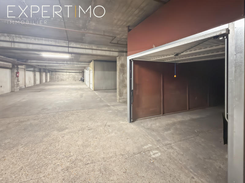 Parking / Garage - 11 m²