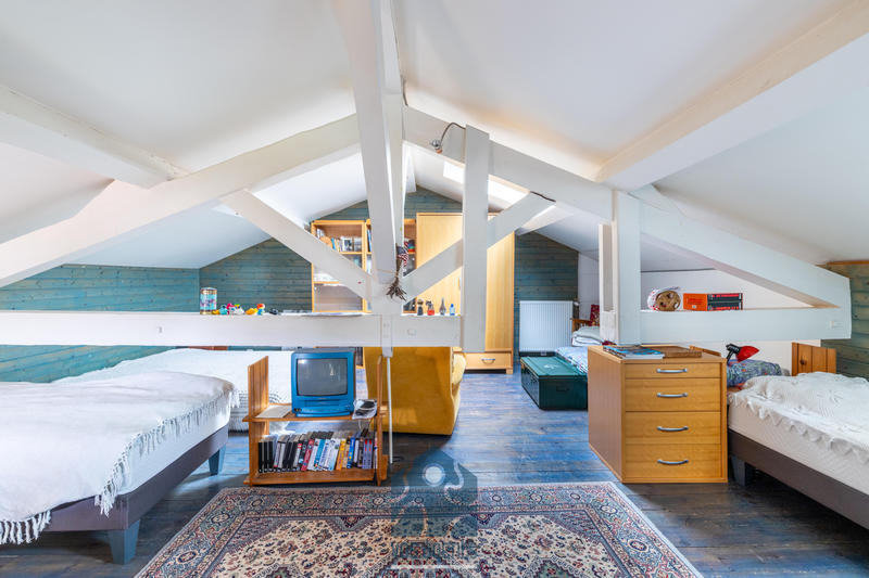 Propriété - 204 m² - 7 pièces