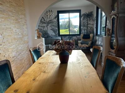 Maison - 143 m² - 6 pièces