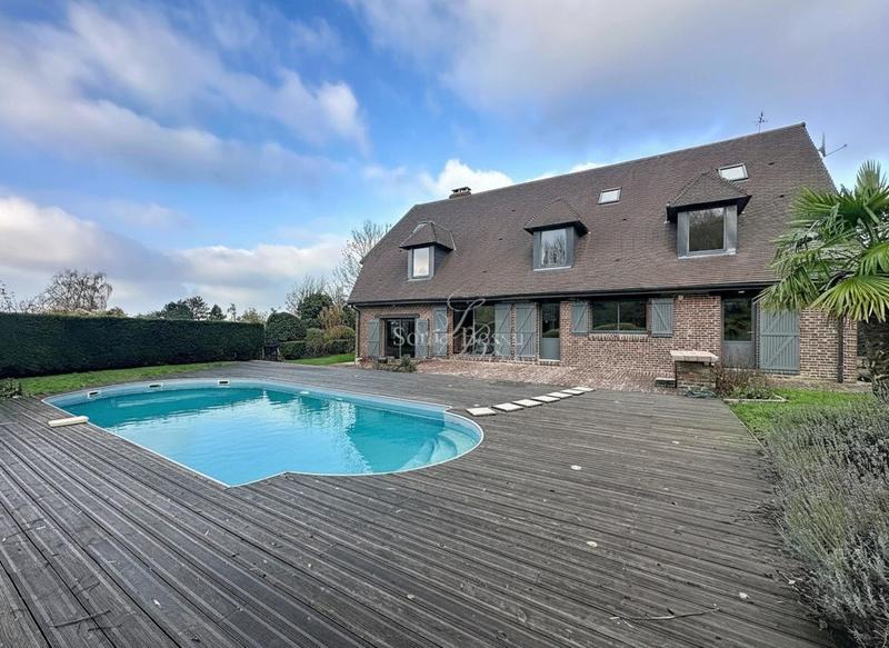 Maison - 270 m² - 10 pièces