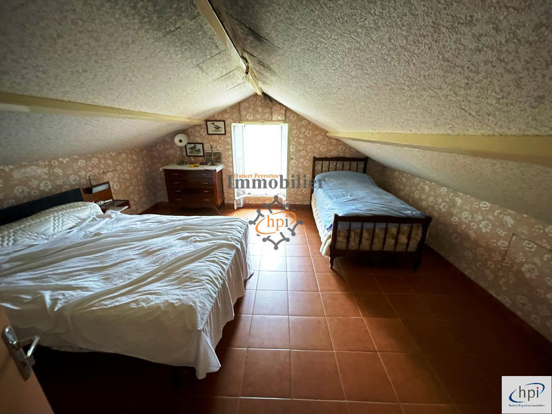 Maison - 175 m² - 10 pièces