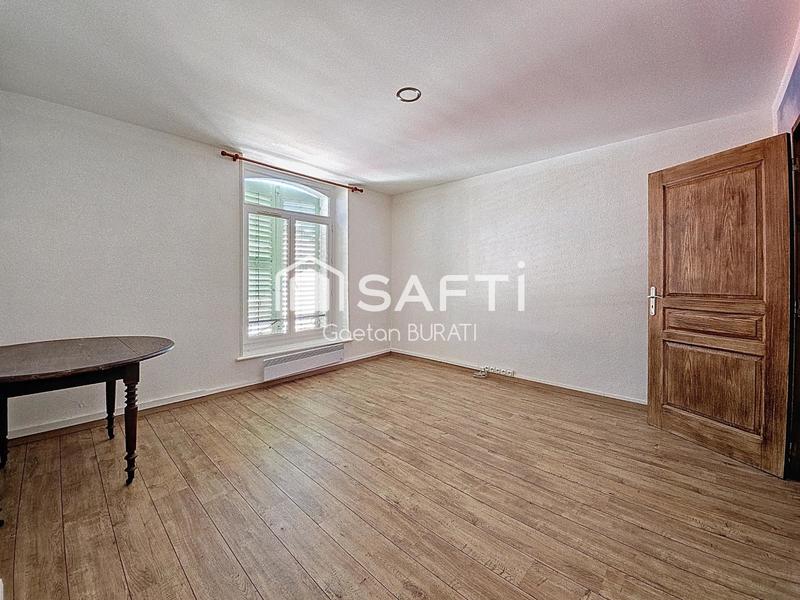 Maison - 223 m² - 9 pièces