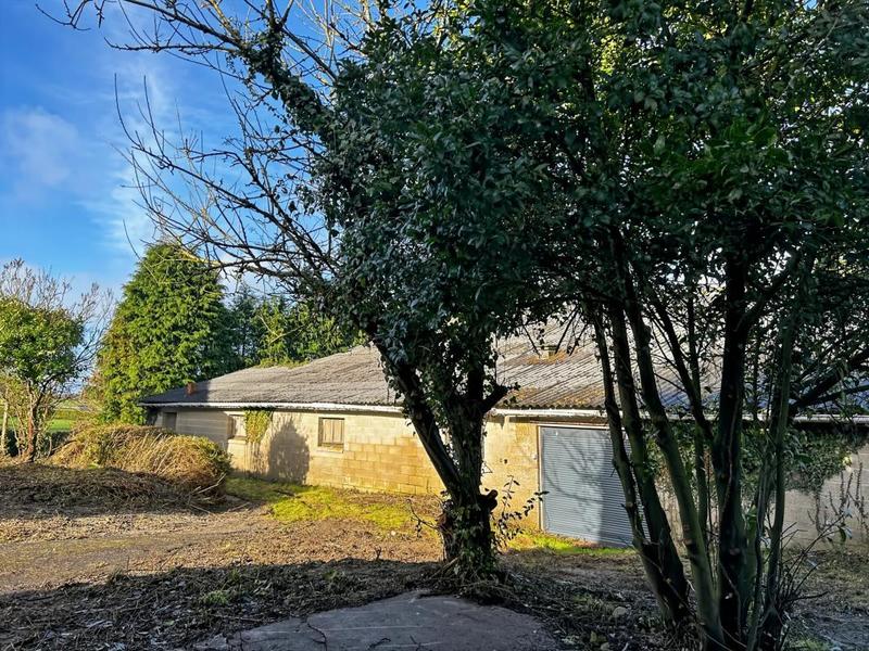 Maison - 600 m² - 5 pièces